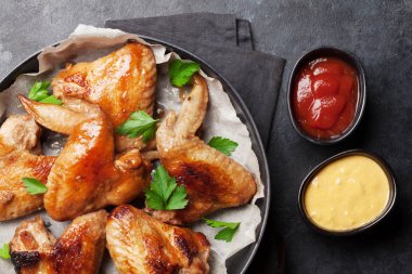 sıcak tavuk kanadı