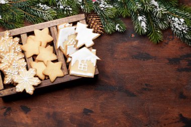 Gingerbread çerezleri Noel tebrik kartı