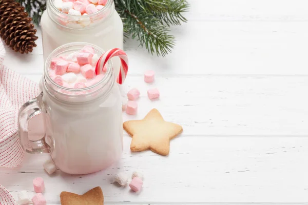 Traditioneller Weihnachtscocktail mit Marshmallow — Stockfoto