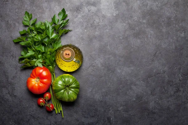 Fresh garden colorful tomatoes — Stock Photo, Image