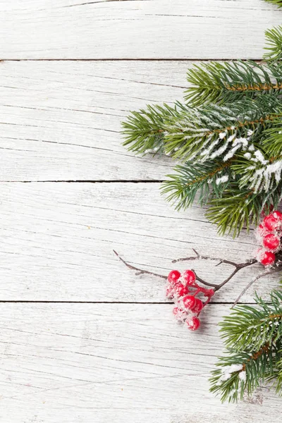 Χριστουγεννιάτικη κάρτα με υποκατάστημα δέντρο έλατο — Φωτογραφία Αρχείου