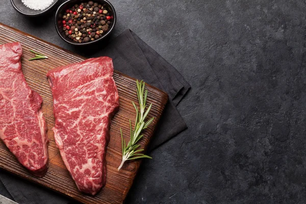 Nyers márványos marha steak — Stock Fotó