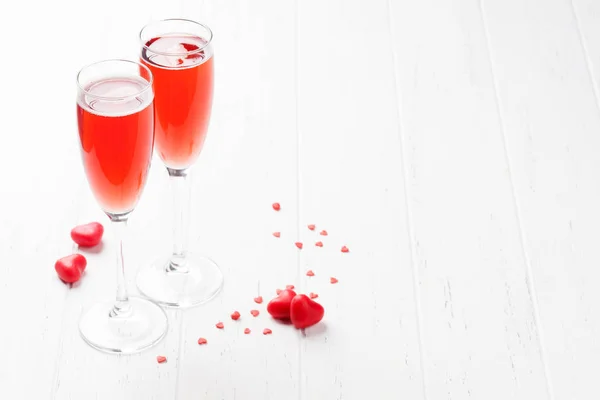 Valentine's day greeting card with champagne — Stock Photo, Image