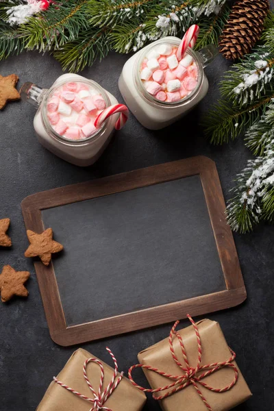 Cóctel tradicional de Navidad con malvavisco —  Fotos de Stock