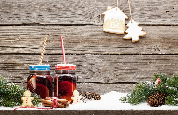 Tarjeta de Navidad con vino caliente —  Fotos de Stock