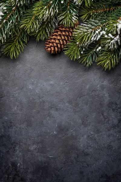 Tarjeta de Navidad con abeto —  Fotos de Stock