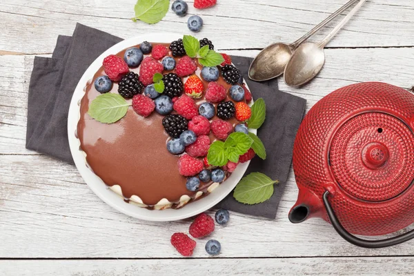 Сирник з ягодами та шоколадом — стокове фото