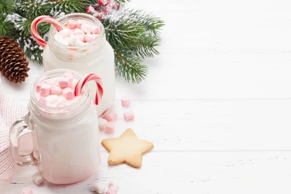 Traditioneller Weihnachtscocktail mit Marshmallow — Stockfoto