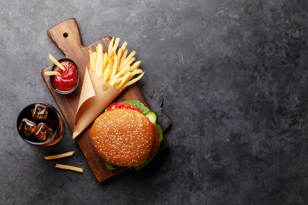 Sandwich Papas Fritas Cola Con Hielo Comida Rápida Para Llevar —  Fotos de Stock