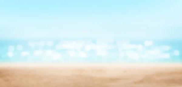 夏日的热带海 波光闪闪 沙滩上有炽热的沙子 蓝天阳光灿烂 广泛的模板背景 — 图库照片