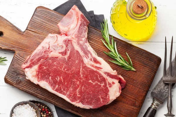 Bistecca Manzo Cruda Tagliere Vista Dall Alto Piatto Lay — Foto Stock