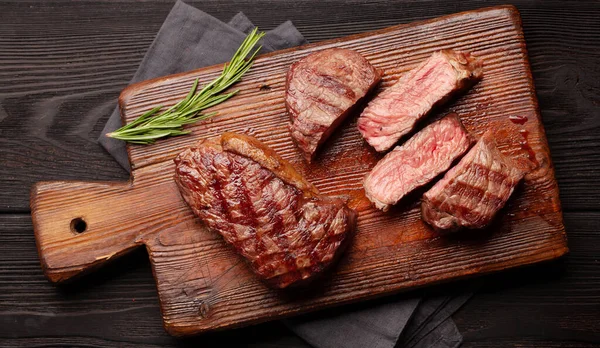 Grillezett Marhahús Fűszerekkel Fűszerekkel Top View Lapos Fektetés — Stock Fotó