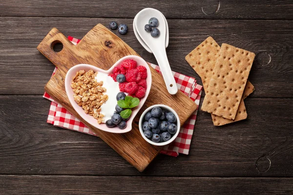 Petit Déjeuner Sain Avec Granola Maison Avec Yaourt Baies Fraîches — Photo