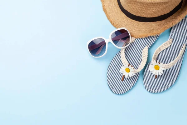 Summer Vacation Items Accessories Flip Flops Sunglasses Sun Hat Blue — Stock Photo, Image