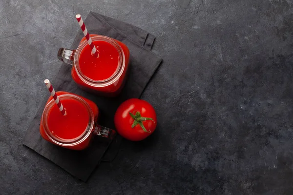 Suco Tomate Fresco Tomates Maduros Mesa Pedra Vista Superior Com — Fotografia de Stock