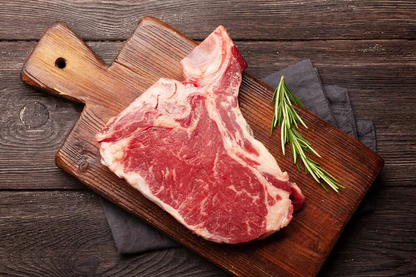 Steak Boeuf Bone Cru Sur Planche Découper Vue Dessus Plat — Photo