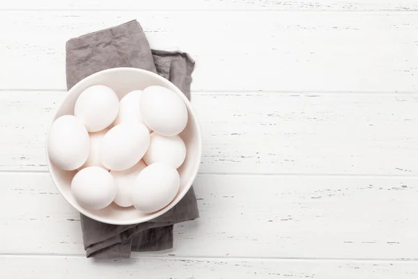 Huevos Pollo Blancos Mesa Madera Vista Superior Con Espacio Copia — Foto de Stock