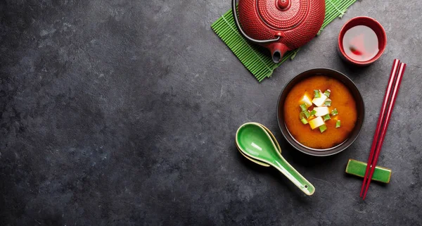 Sopa Japonesa Tradicional Miso Com Tofu Cebolinha Com Chá Verde — Fotografia de Stock