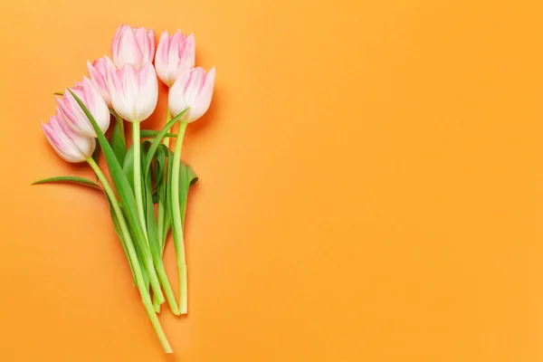 Bouquet Fleurs Tulipe Rose Sur Fond Orange Modèle Carte Vœux — Photo