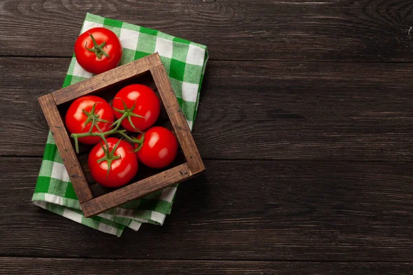 Tomates Jardín Maduros Sobre Mesa Madera Vista Superior Con Espacio —  Fotos de Stock