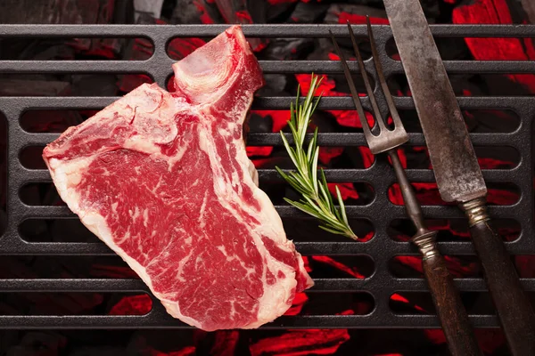 Syrový Hovězí Steak Grilu Horní Pohled Rovný — Stock fotografie