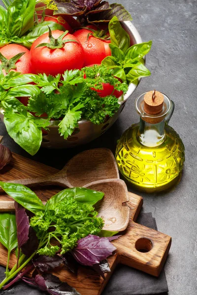 Italian Cuisine Ingredients Garden Tomatoes Herbs Spices — Stock Photo, Image