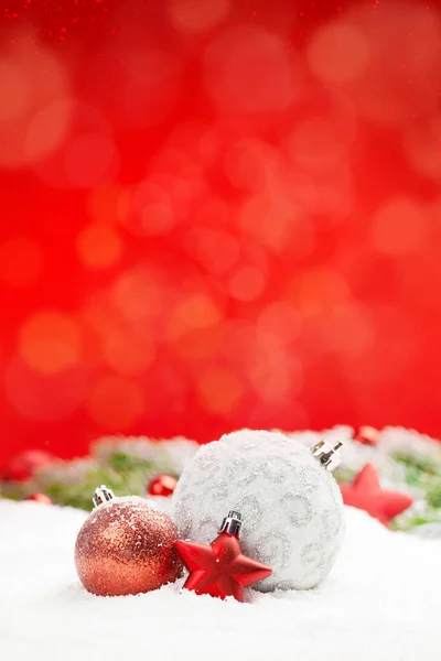 Natal Cartão Saudação Com Decoração Neve Sobre Fundo Bokeh Borrado — Fotografia de Stock