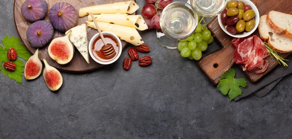 Antipasto Plate Prosciutto Cheese Figs Grapes Appetizer Board White Wine — Stock Photo, Image