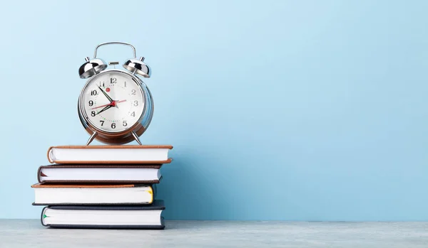 Materiales Para Bloc Notas Oficina Artículos Libros Escolares Despertador Frente — Foto de Stock