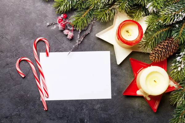 Cartão Felicitações Natal Com Abeto Velas Fundo Pedra Top Vista — Fotografia de Stock