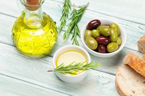 Olives Mûres Huile Olive Pain Ciabatta — Photo