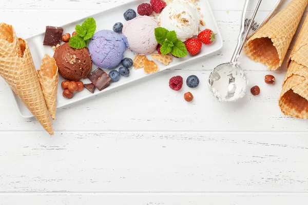 Ягідні Ванільні Шоколадні Морозива Плоский Вигляд Зверху Пробілом Копіювання — стокове фото