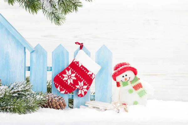 Weihnachten Schneemannspielzeug Dekor Und Tannenzweig Weihnachtsgrußkarte Mit Platz Für Ihre — Stockfoto