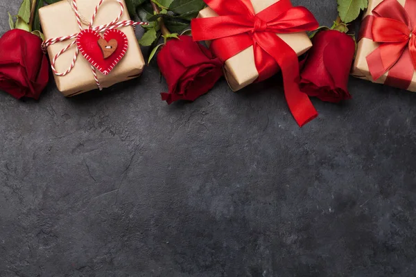 Ημέρα Του Αγίου Βαλεντίνου Ευχετήρια Κάρτα Τριαντάφυλλο Λουλούδια Μπουκέτο Και — Φωτογραφία Αρχείου