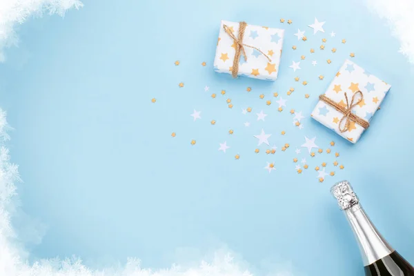 Garrafa Champanhe Caixas Presente Natal Com Espaço Para Suas Saudações — Fotografia de Stock