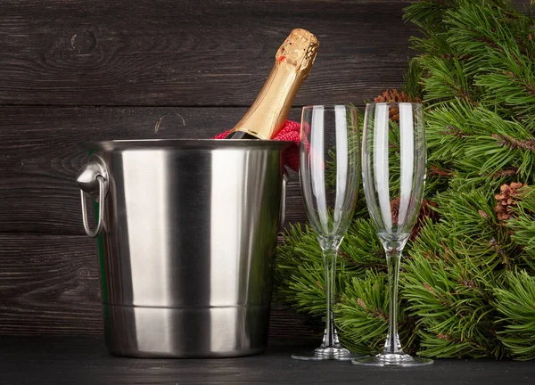 Weihnachtsgrußkarte Mit Tanne Champagner Und Platz Für Ihre Weihnachtsgrüße — Stockfoto