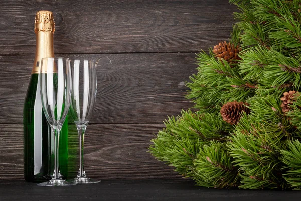 Weihnachtsgrußkarte Mit Tanne Champagner Und Platz Für Ihre Weihnachtsgrüße — Stockfoto