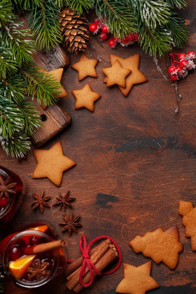 Tarjeta Felicitación Navideña Con Vino Caliente Galletas Jengibre Árbol Navidad —  Fotos de Stock