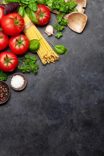 Ingredienti Della Cucina Italiana Pomodori Giardino Pasta Erbe Aromatiche Spezie — Foto Stock