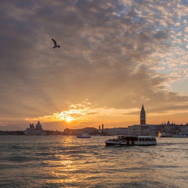  turuncu ışık gün batımı bulutlu gökyüzü, Venedik, İtalya