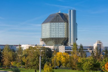 Minsk, Belarus - 26 Eylül 2017: Milli Kütüphane, yüksek bina Minsk, Beyaz Rusya.