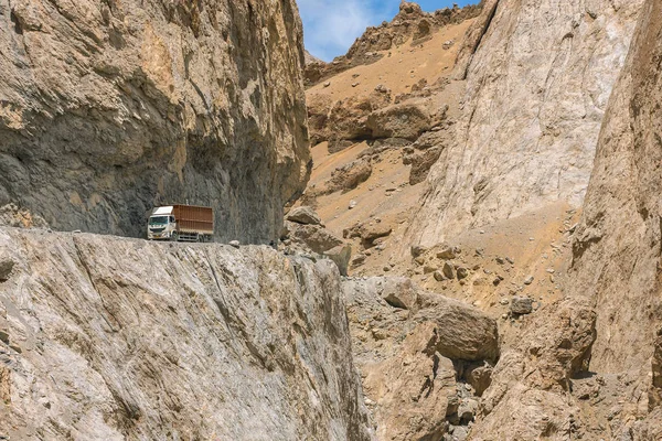 Truck High Altitude Manali Leh Road Ladakh Himalaya Mountains India — Stock Photo, Image