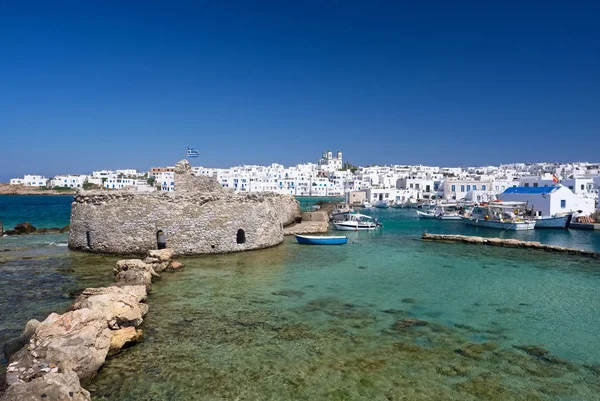 Eski Venedik kalesinin Naoussa Village Paros Adası, Kiklad Adaları, Yunanistan