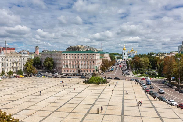 Kiev, Ukrayna - 8 Ağustos 2017: görünüm üzerinden çan kulesi, St. Sophia Katedrali