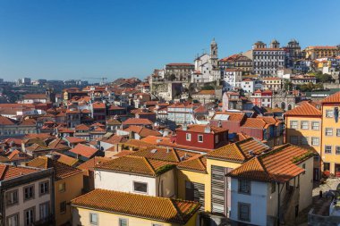 Porto, Portekiz tarihi kentin gün görünümü.