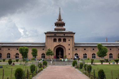 Srinagar, Hindistan - 15 Haziran 2017: Jama Mescidi Camii Srinagar, Jammu ve Keşmir, Hindistan