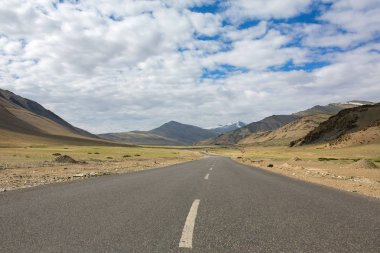 Trans Himalaya Manali - Leh otoyol Himalayalar. Daha fazla ovaları, Ladakh, Jammu ve Keşmir, Hindistan.