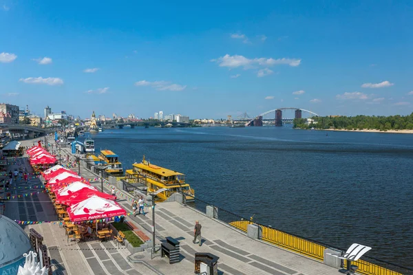 Kiev Ucrânia Agosto 2017 Embankment Dnieper River Kiev Ucrânia — Fotografia de Stock