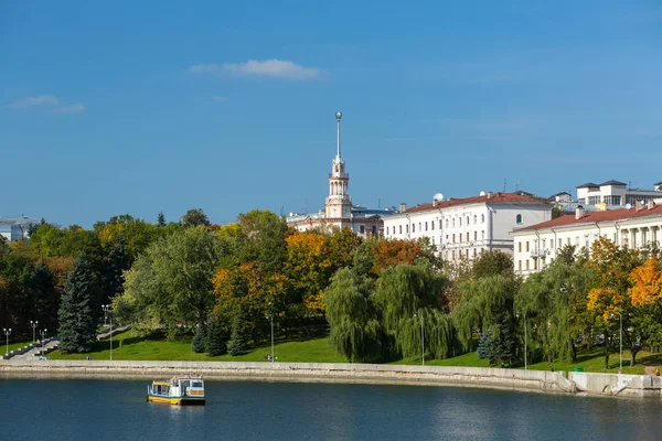 Vista Panorâmica Rio Svisloch Parque Verde Centro Cidade Minsk Bielorrússia — Fotografia de Stock