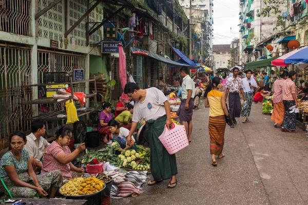 Янгон Мьянма Сентября 2016 Года Традиционный Бирманский Уличный Рынок Янгоне — стоковое фото